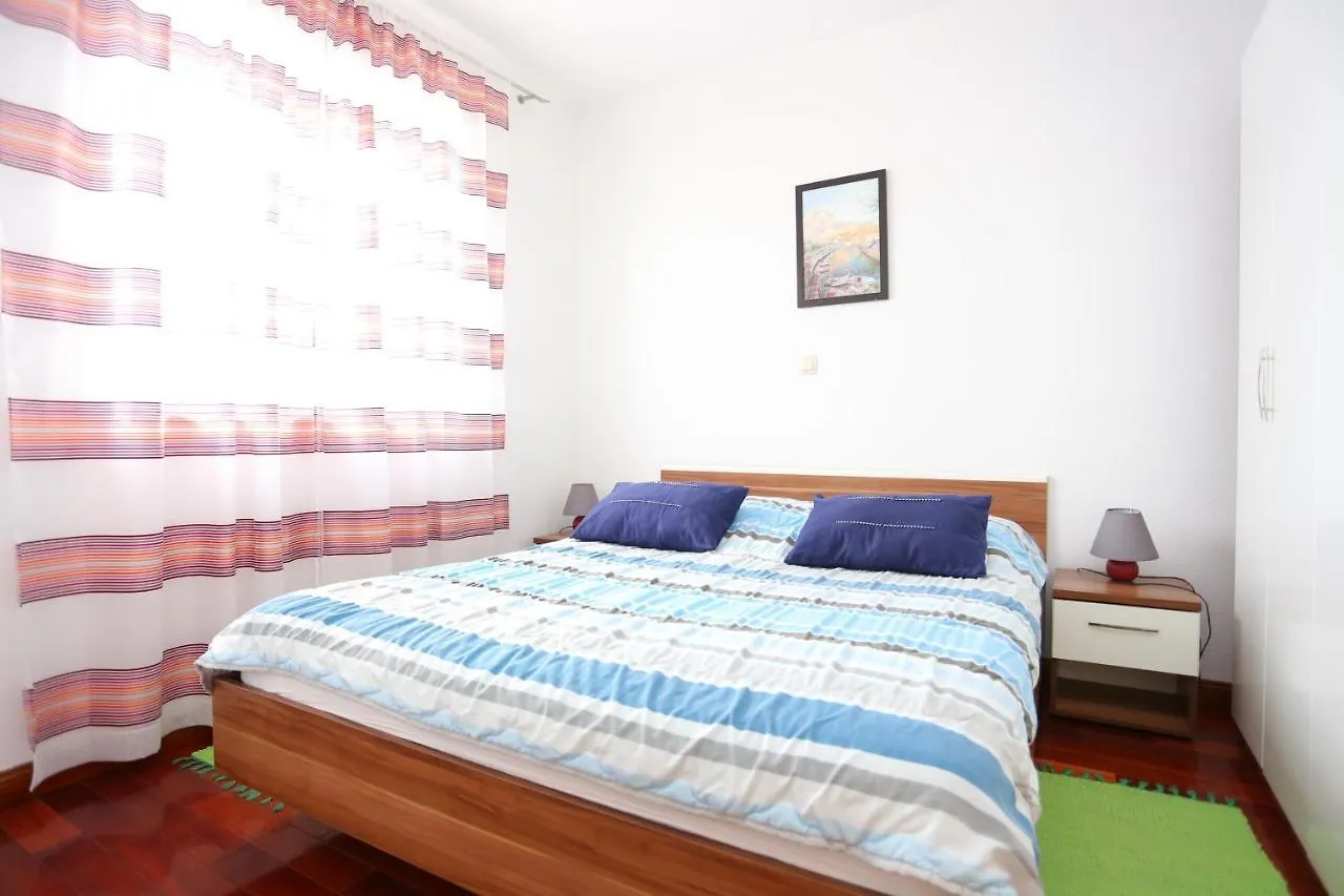 Apartments By The Sea Trogir - 16211 Croatia